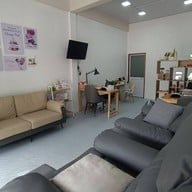 ร้านทำเล็บ กลอสซี่ เนล (glossy Nail) Glossy Nail สาขา ตลาดท่าเรียน