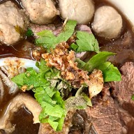 มาลัยก๋วยเตี๋ยวเนื้อตุ๋น เตาถ่าน