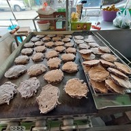 ร้านกล้วยปิ้งหน้าบ้าน ท่าด่าน