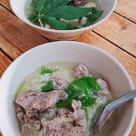 ต้มเลือดหมูระยอง