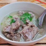 ต้มเลือดหมูระยอง