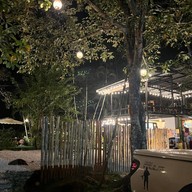 บรรยากาศ สวนกวาง คาเฟ่ ระนอง