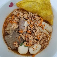 เบนซ์เตี๋ยวต้มยำมะนาวสด ก๋วยเตี๋ยวต้มยำ จันทร์หุ่นบำเพ็ญ