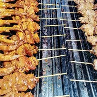 ไก่ปิ้งหมูกัญญา (ตึก SM Tower)