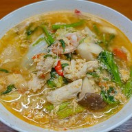 ข้าวไข่เจียวเครื่องแซ่บ&กะเพรา