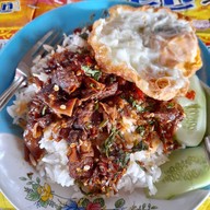 เมนูของร้าน ร้านแม่โอ ก๋วยเตี๋ยว-อาหารตามสั่ง