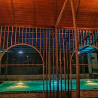 ปลายพู่พลูวิลล่า PlaiPhu Pool Villas
