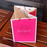 Macarons & Patisseries by Pinn Gourmet วัชรพล