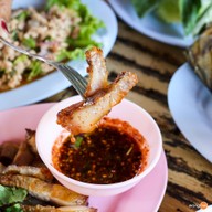 ร้านหรอยยักหลัง
