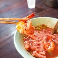 ร้านก๋วยเตี๋ยวเนื้อ สุดอร่อย (น้ำคลำ)