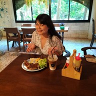 บรรยากาศ SAYA cafe & restaurant ชัยภูมิ