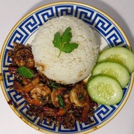 กระเพราหลังวัด byน้องฟูจิ