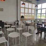 บรรยากาศ Catfish cafe ร้านยอดฮิต สาขา 1 Halal