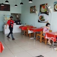 บรรยากาศ กะเพราริช มิตรมาเก็ต