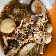 เตี๋ยวอากง สุวินทวงศ์