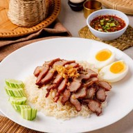 คุณรัตน์ข้าวมันไก่  ก๋วยจั๊บน้ำข้น ก๋วยจั๊บน้ำใส เกาเหลาเลือดหมู สาขา Foodvilla บางระมาด