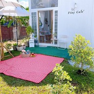 Tiny Cafe'