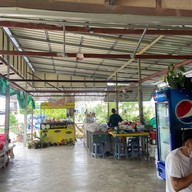ร้านส้มตำลั่นทุ่ง by อัม