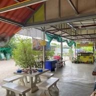 ร้านส้มตำลั่นทุ่ง by อัม