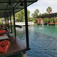 เดอะริช คาเฟ่