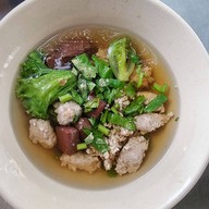 เมนูของร้าน ร้านก๋วยเตี๋ยวขลุกขลิก เส้นจันท์ สูตรสําเร็จ