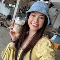 Her studio ร้อยเอ็ด