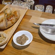 aBeer Home Bar And Gallery