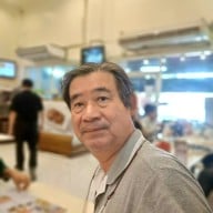 บรรยากาศ ซั่งไห่เสี่ยวหลงเปา(ข้าวมันไก่ซั่งไห่) ติดถนนก่อนถึงตลาดบองมาร์เช่