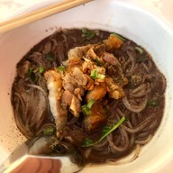 เมนูของร้าน ก๋วยเตี๋ยวเรือเลอเลิศ สีลม ซอย21