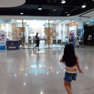 หน้าร้าน พูจองคลินิก อิมพีเรียลเวิลด์ สำโรง