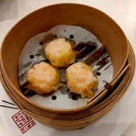 เมนูของร้าน ซั่งไห่เสี่ยวหลงเปา(ข้าวมันไก่ซั่งไห่) ติดถนนก่อนถึงตลาดบองมาร์เช่