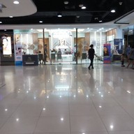 หน้าร้าน พูจองคลินิก อิมพีเรียลเวิลด์ สำโรง