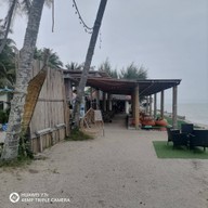 บรรยากาศ นั่งเล่น at บ่อนนท์