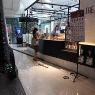 หน้าร้าน The Alley สีลมคอมเพล็กซ์