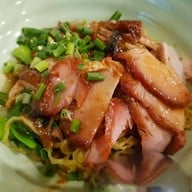 ต้นศรีตรัง  มีโชคพลาซ่า