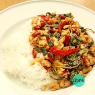 เมนูของร้าน มังกรกะเพรา ไก่ย่างจิ้มแจ่ว เกี๊ยวซ่า ข้าวหน้าญี่ปุ่น