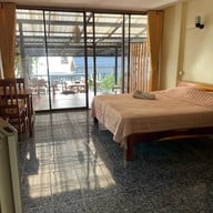 โจรสลัดชุมพร (Pirates Terrace) ไพเรซ เทอร์เรซ