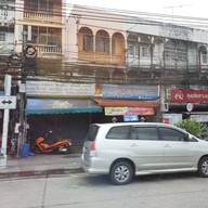 หน้าร้าน เส่ย ลาบยโส