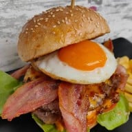 โจรสลัดชุมพร (Pirates Terrace) ไพเรซ เทอร์เรซ