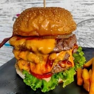 โจรสลัดชุมพร (Pirates Terrace) ไพเรซ เทอร์เรซ