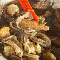 เมนูของร้าน ก๋วยเตี๋ยวเรือ ร้าน ณ อยุธยา ริมคลองบางระมาด