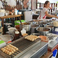 บรรยากาศ ก๋วยเตี๋ยวเป็ด ป.เป็ดพะโล้ ลาดพร้าว130 -