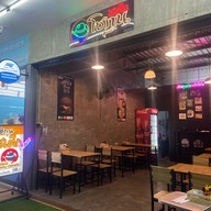 กะเพราXข้าวมันไก่ แม่คำปอง ซีเจมอล