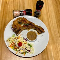 กะเพราXข้าวมันไก่ แม่คำปอง ซีเจมอล