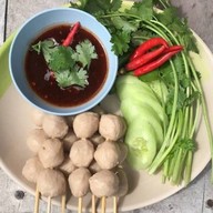 เมนูของร้าน ส้มตำเจ๊หมูตามสั่ง