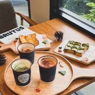 เมนูของร้าน Drinks On Me (ดริ๊งส์ ออน มี) พญาไทย