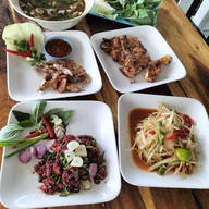 ครัวอีสาน บ้านเมืองสรวง