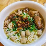 เมนูของร้าน ข้าวเปียกเส้นเวียงจันทน์ ถนนวัฒนานุวงศ์