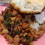เมนูของร้าน กะเพราป่า พริกแห้ง คลองแห้ง