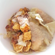 เมนูของร้าน มิ้นท์บะหมี่เกี๊ยวกุ้งยักษ์ ข้าวหมูแดงหมูกรอบ เล้งแซ่บบบ มิ้นท์บะหมี่เกี๊ยวกุ้งยักษ์